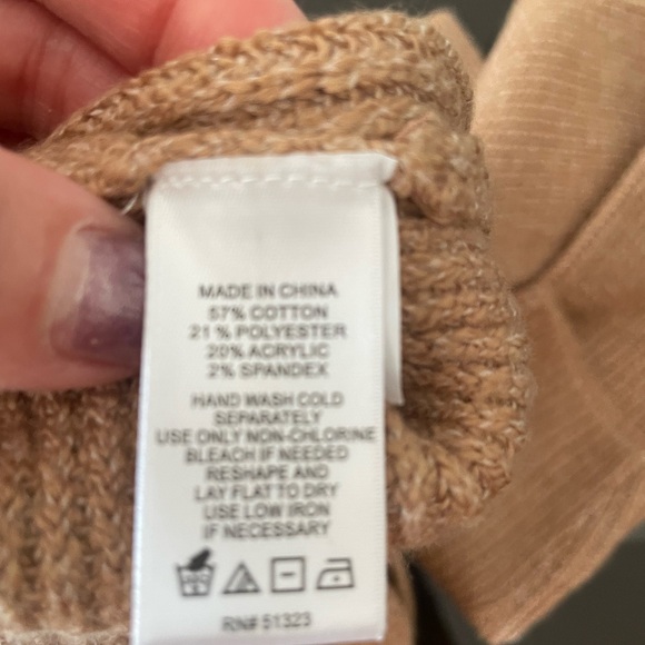 Aritzia sweater - Picture 6 of 9